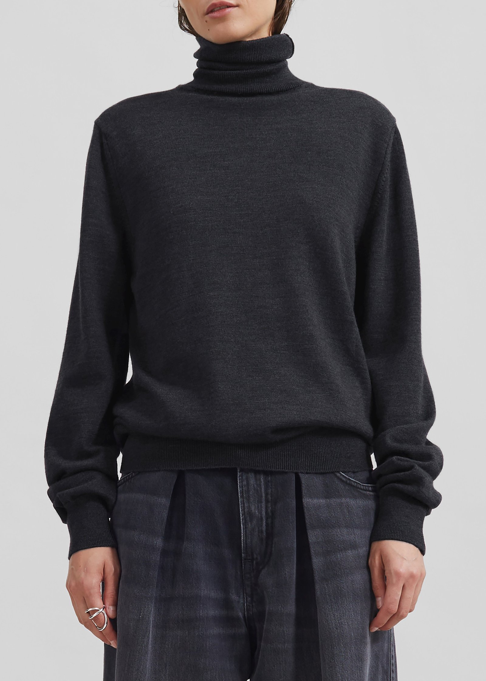 Eve Thin Turtleneck Sweater - Dark Grey Melange - Image 3